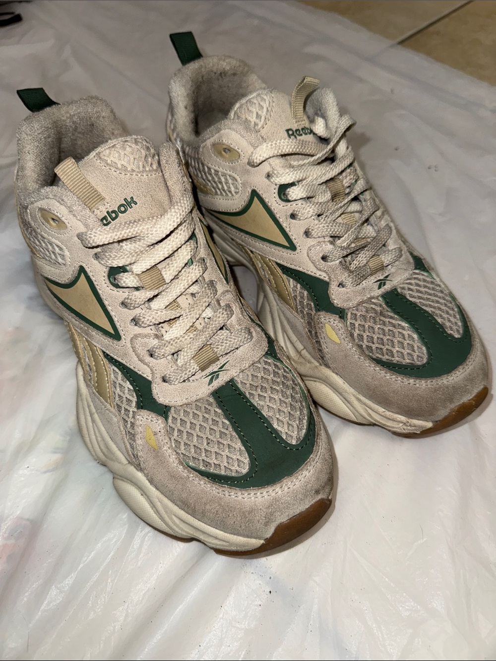 Reebok Women's Beige and Green Chunky Running Sneakers